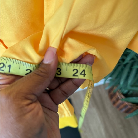 Vintage Yellow Button-Up Women's Top - Picture 2 of 3